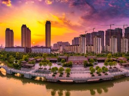 曹宁_作品名_江畔夕阳无限好_手机_13951810405